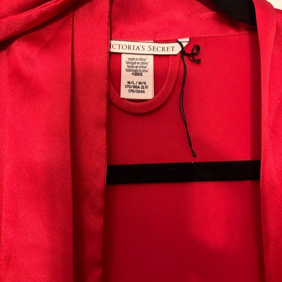 Victoria's Secret Robe - Picture 2 of 3